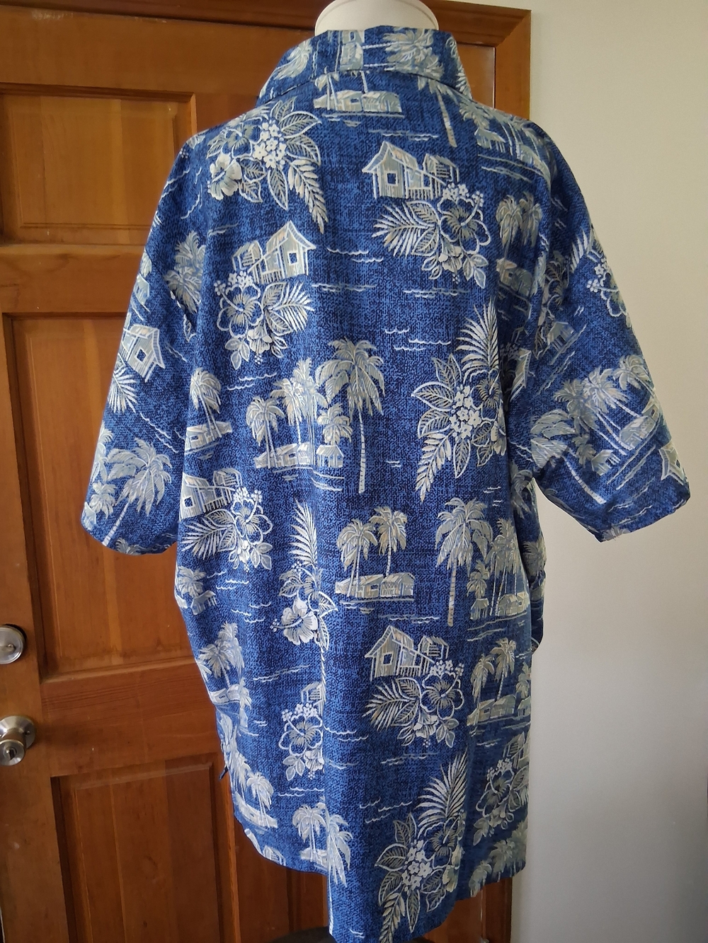 Blue Tropical Print Short-Sleeve Button-Down Shirt - Picture 2 of 3